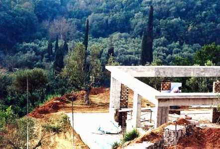 Tonis Maniatis